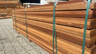 Ca. 170x Guyana Teak planken geschaafd, 25x90mm, lengte 155cm